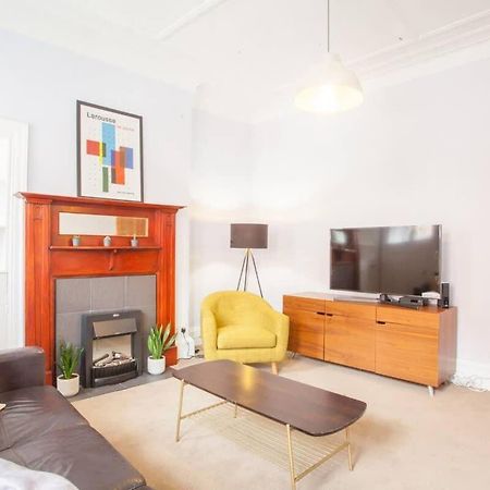 Modern, Light-Filled And Sleek West End Apartment Glasgow Buitenkant foto