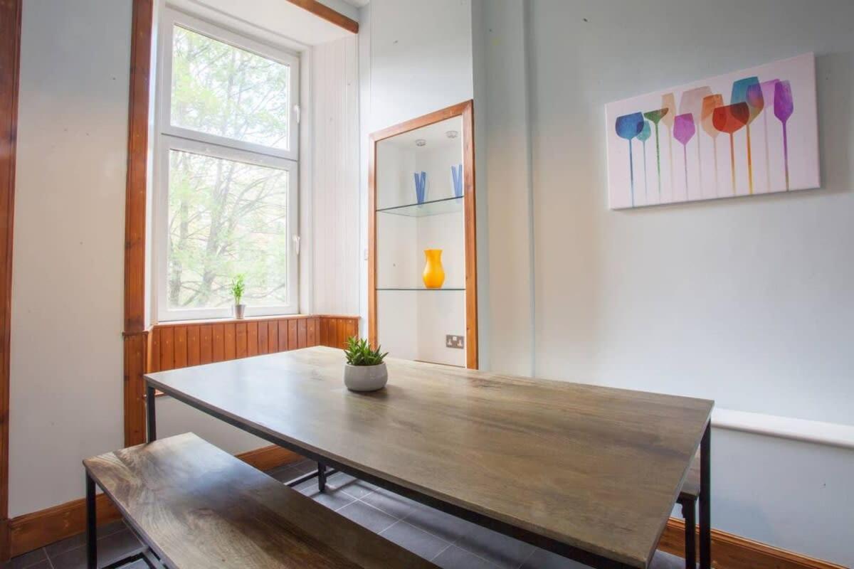 Modern, Light-Filled And Sleek West End Apartment Glasgow Buitenkant foto