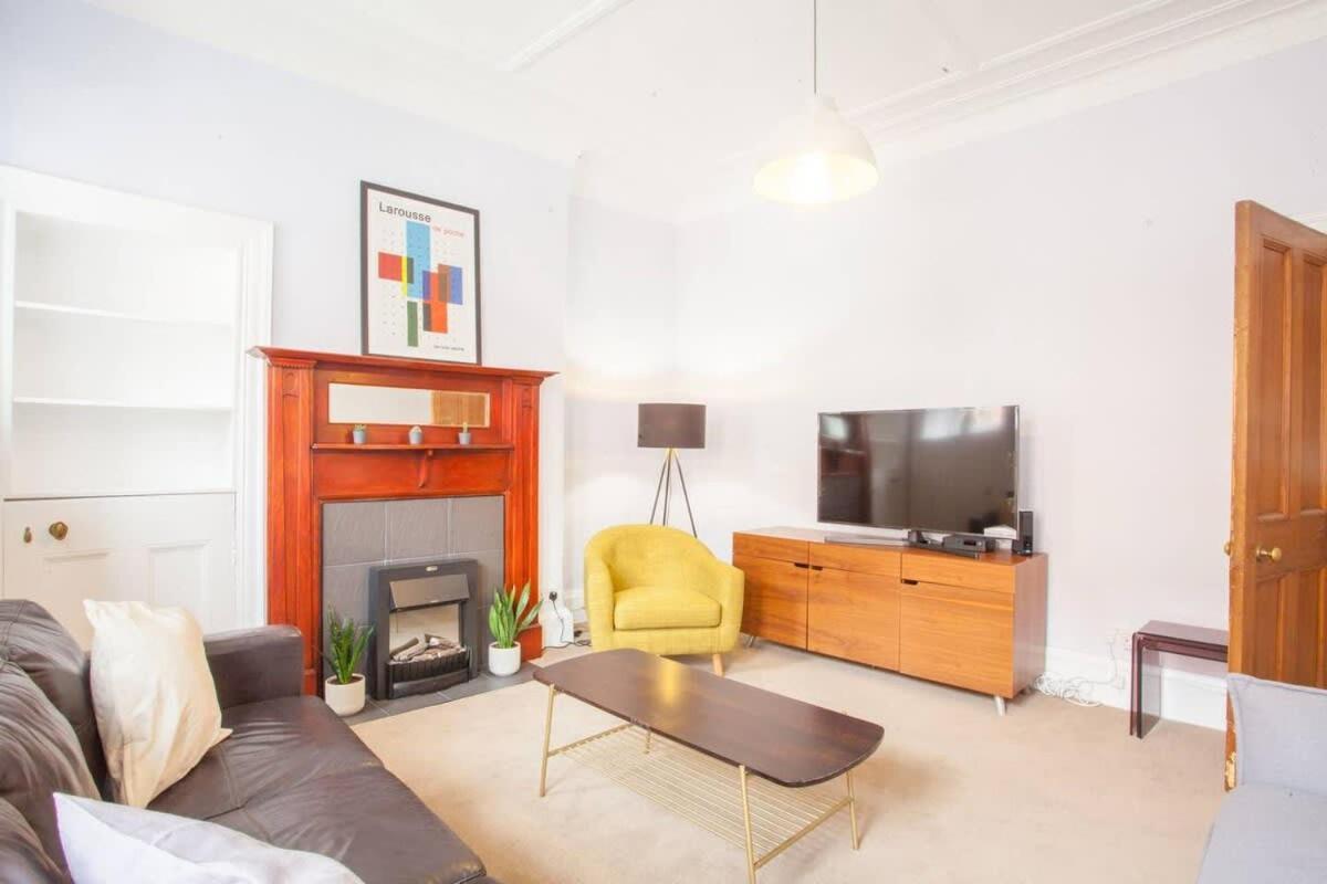 Modern, Light-Filled And Sleek West End Apartment Glasgow Buitenkant foto