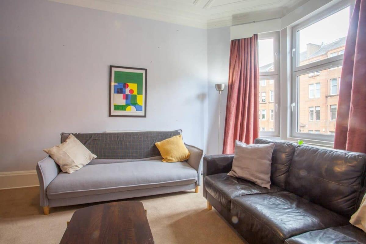 Modern, Light-Filled And Sleek West End Apartment Glasgow Buitenkant foto
